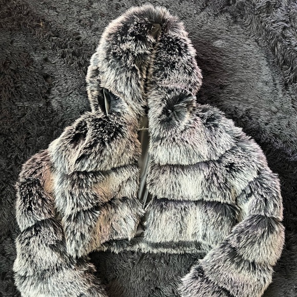 Gray faux fur cropped jacket - Picture 1 of 5